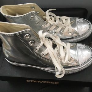 Converse Chrome Hi Tops in Silver/White